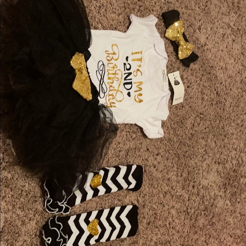 It’s my 2nd Birthday 🥳 outfit!